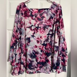 Jennifer Lopez  flower top